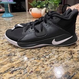 Men’s Nike Basketball Shoes